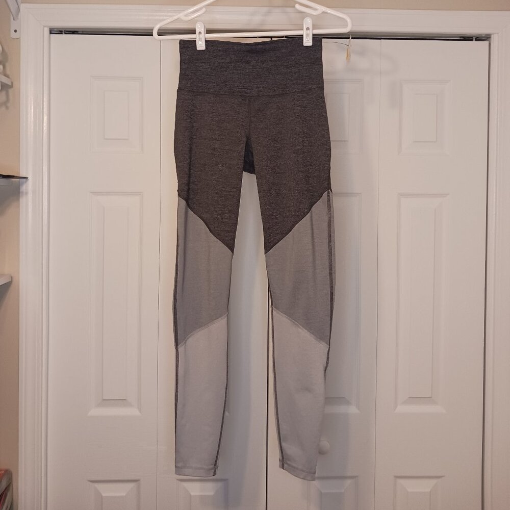 #384 3/$18 - Old Navy Gray Leggings Size Small